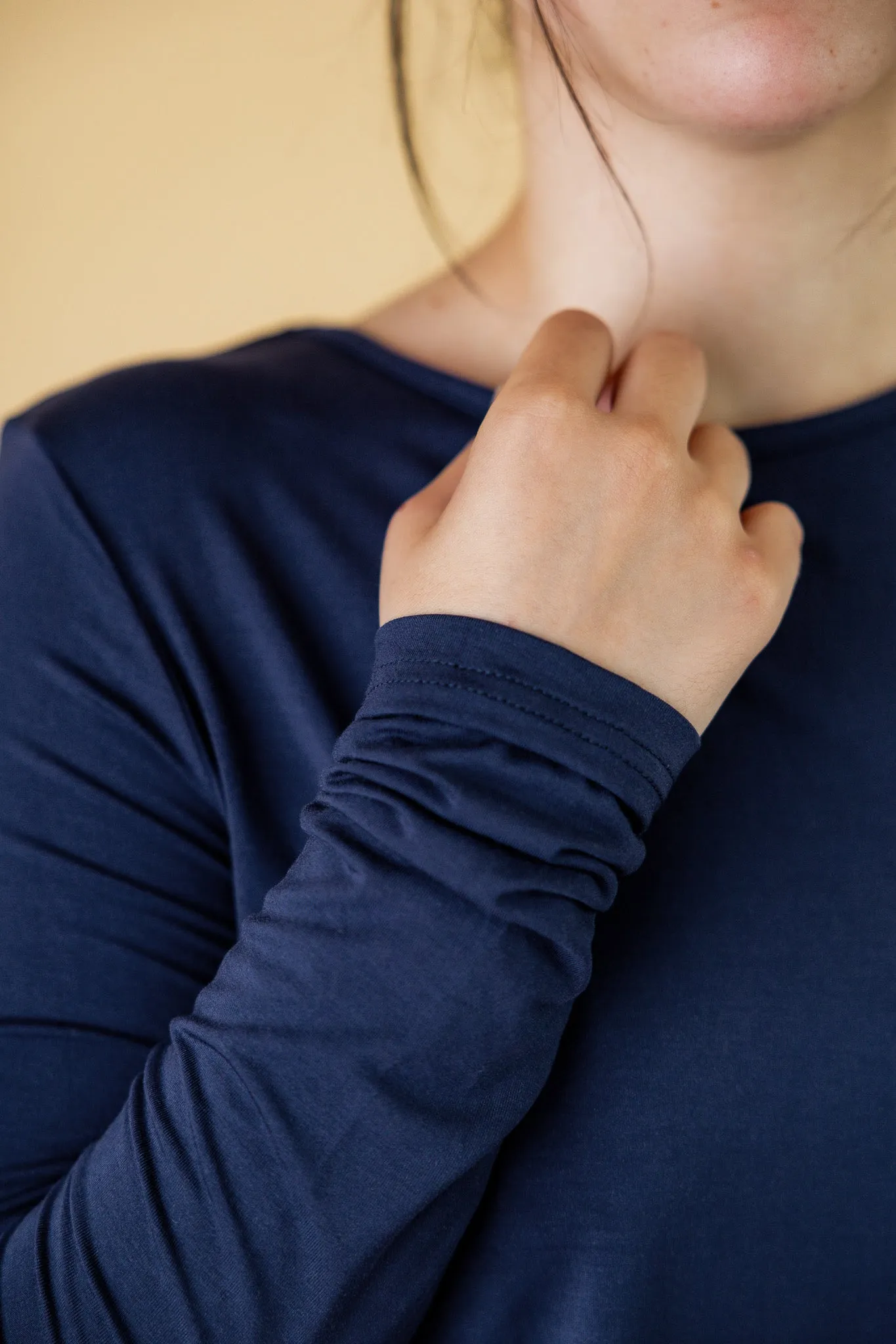 Essential LONG SLEEVE Tee (Solids)