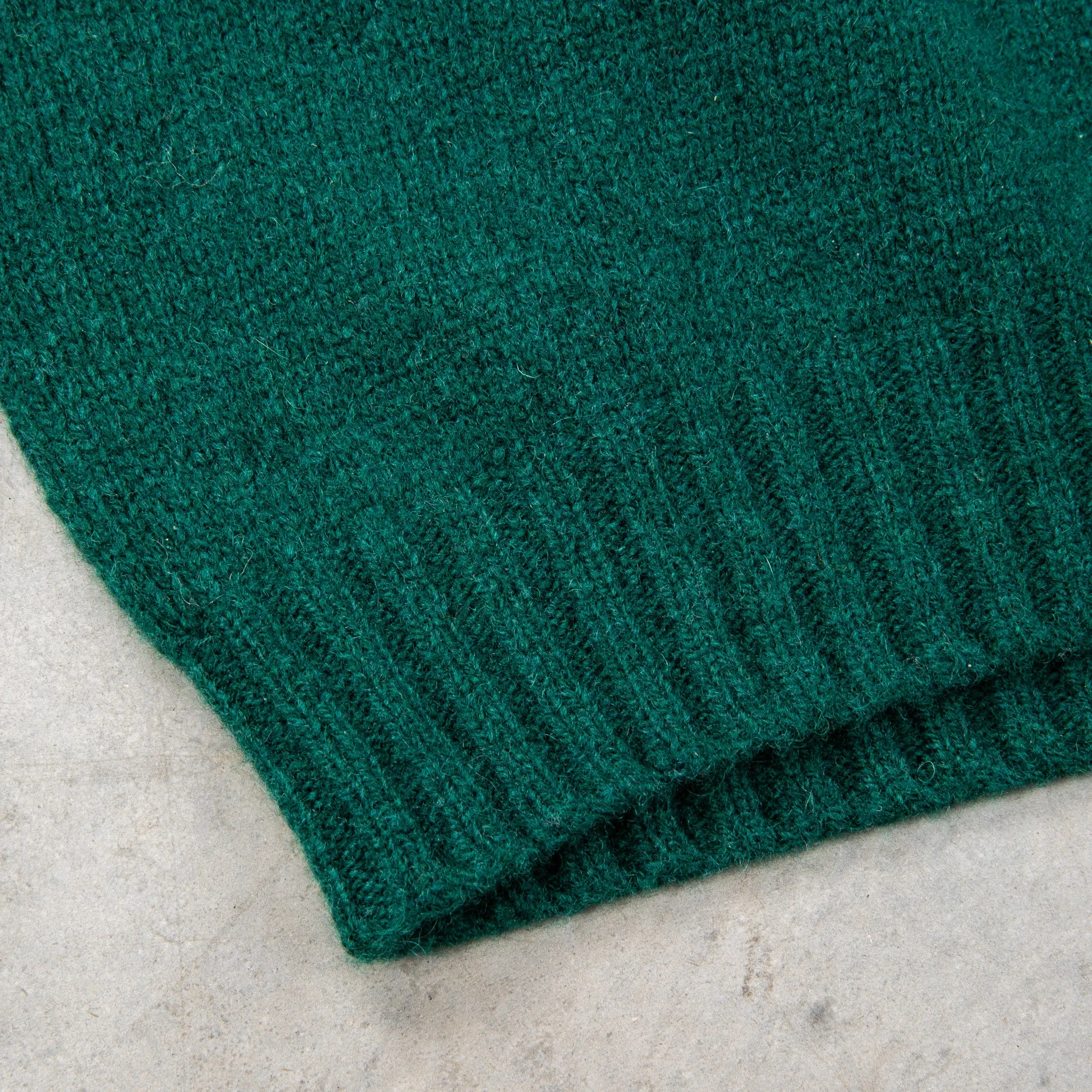 Laurence J. Smith Super Soft Seamless Roll Neck Pullover Forest