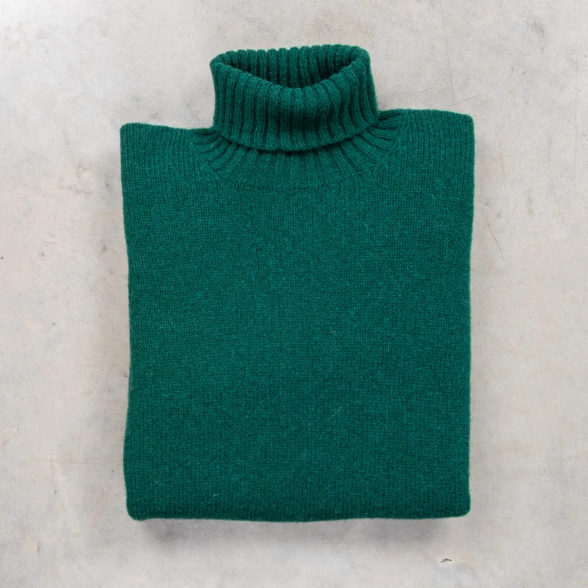 Laurence J. Smith Super Soft Seamless Roll Neck Pullover Forest