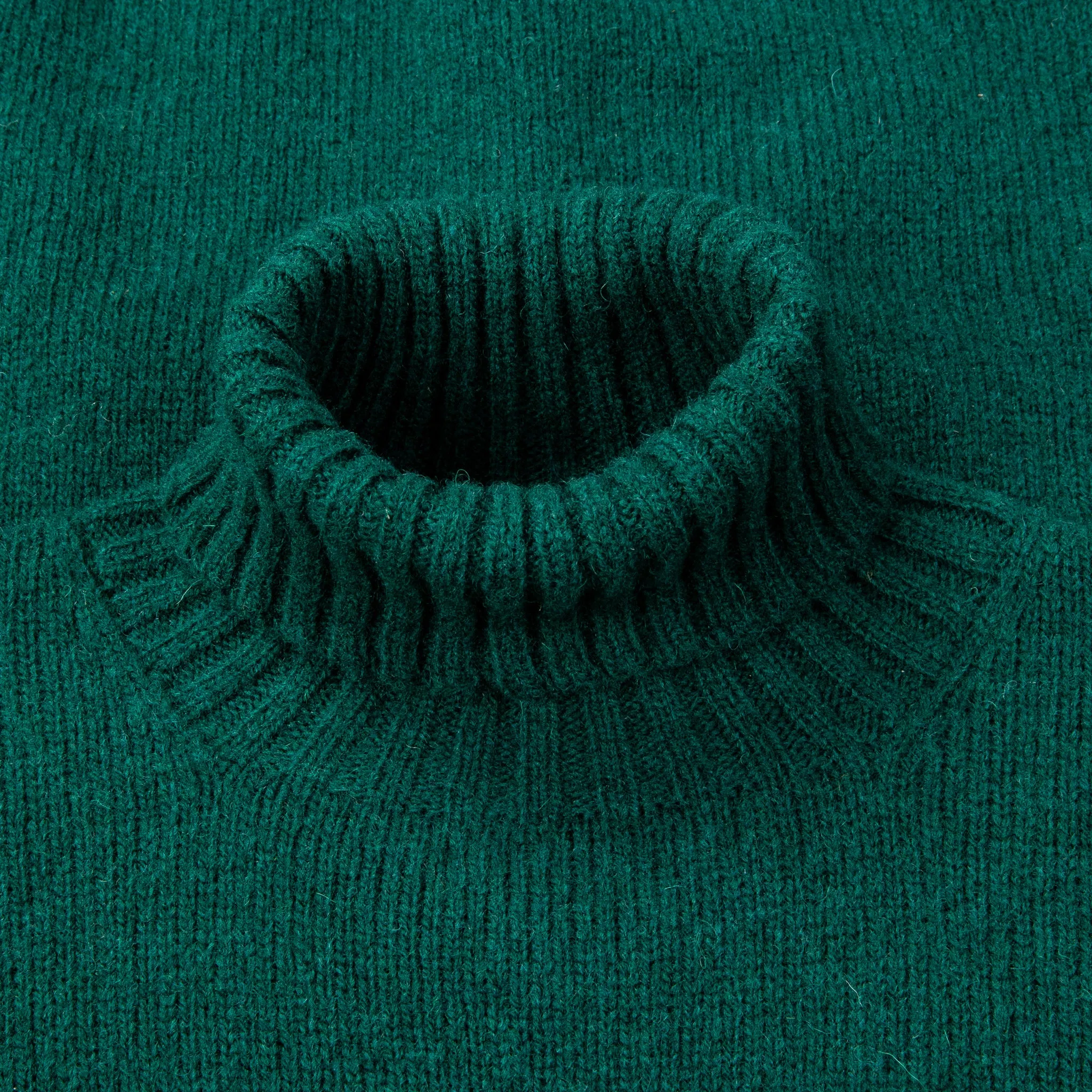 Laurence J. Smith Super Soft Seamless Roll Neck Pullover Forest