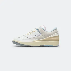 Womens Air Jordan 2 Retro Low - Summit White/Varsity Red-Ice Blue